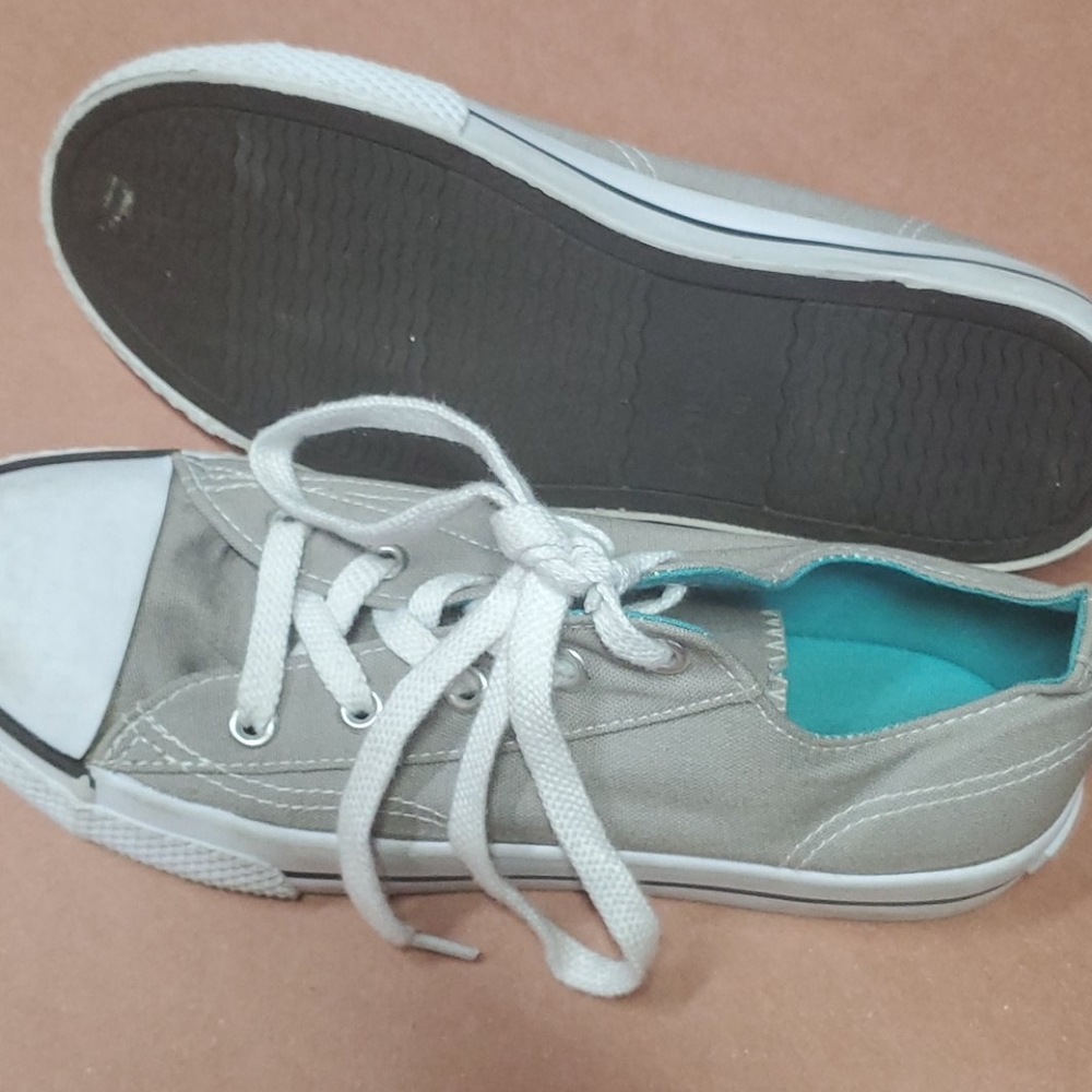 Convers like shoes